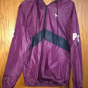 Rain jacket / windbreaker